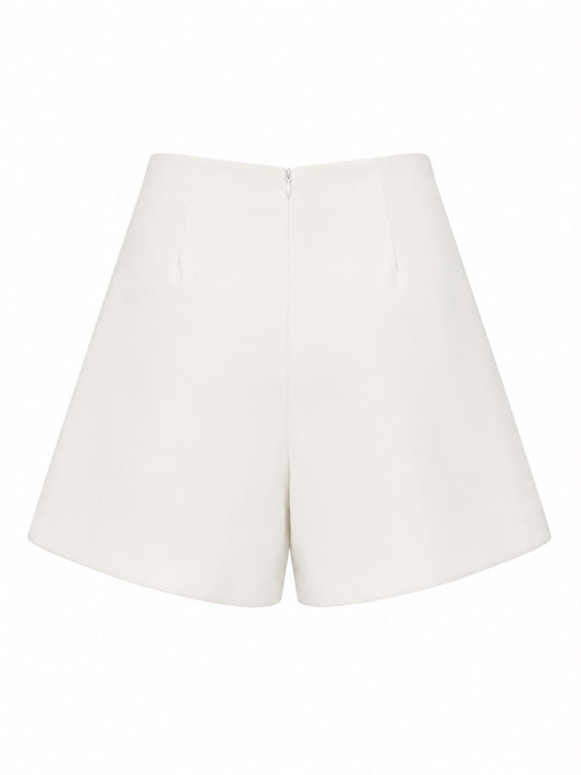 Short de alfaiataria Luxo da marca Caos, com corte elegante e tecido de alta qualidade, ideal para looks sofisticados.