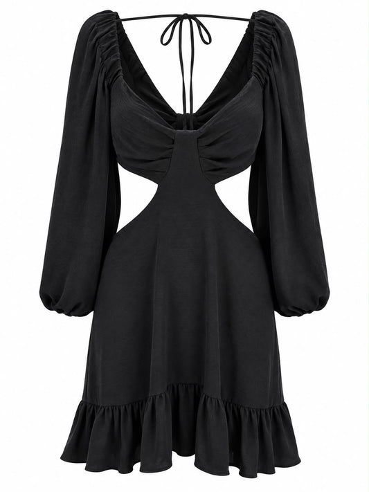 Vestido Curto com Cut Decotado