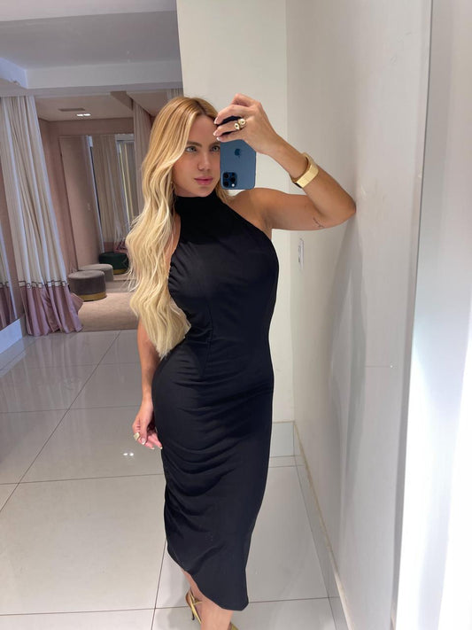 Vestido Nômade Vazz da Lopz, vestido preto com detalhes elegantes, modelagem moderna e tecido suave.